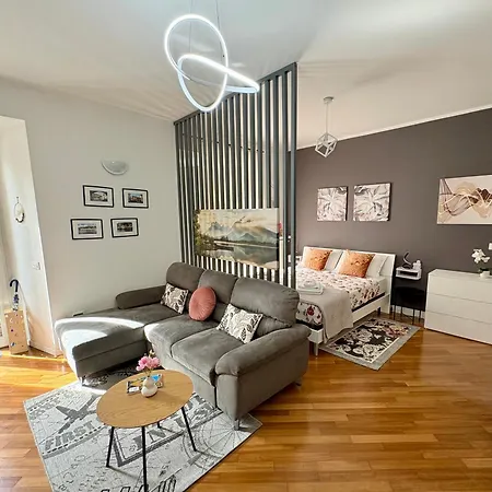 Naisa Apartment Como