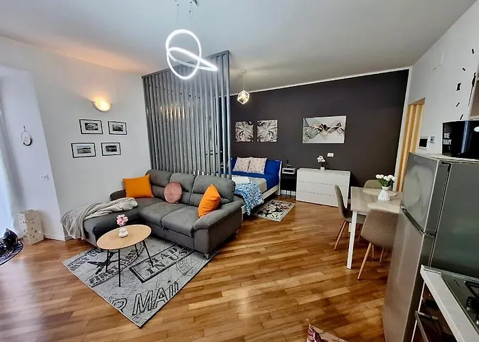 Naisa Apartmán Como